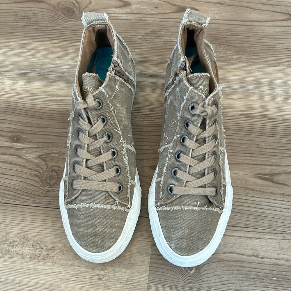 Blowfish sneakers, tan, size 9